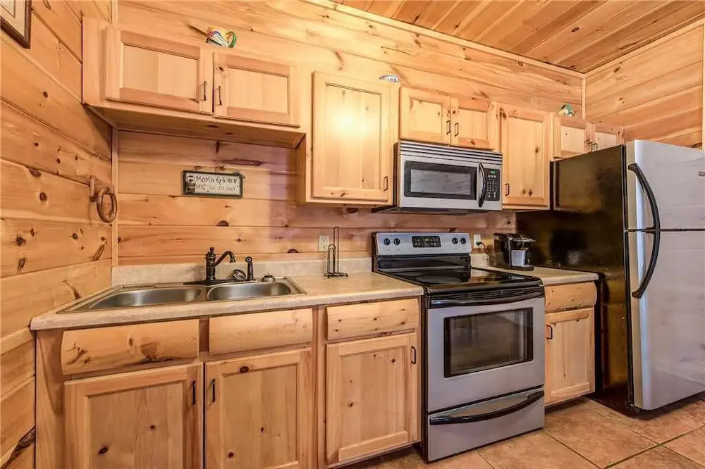 Take It Easy 3 Bedroom Home with Hot Tub