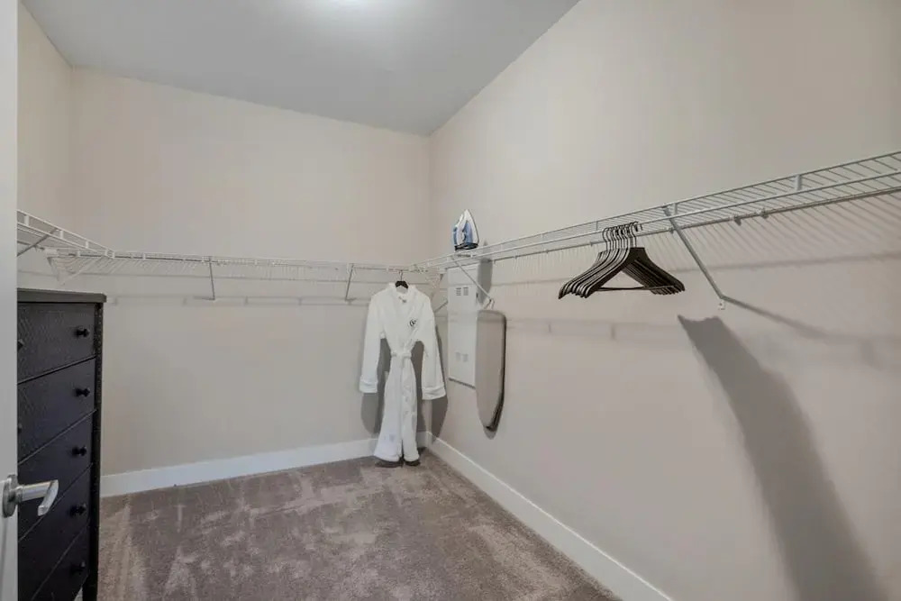 Downtown Luxury - Top Floor 2BR at Topiary Park