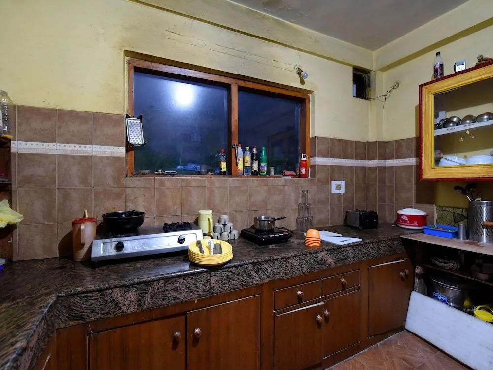 OYO 14257 Home Pleasant Family Studio at Prini