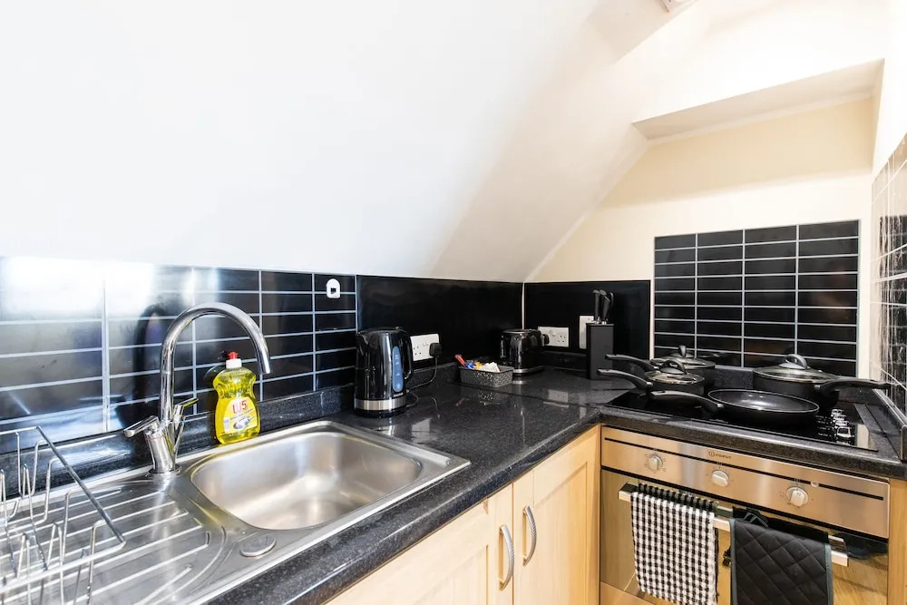 Velvet 2-bedroom Apartment Clock House - Hoddesdon