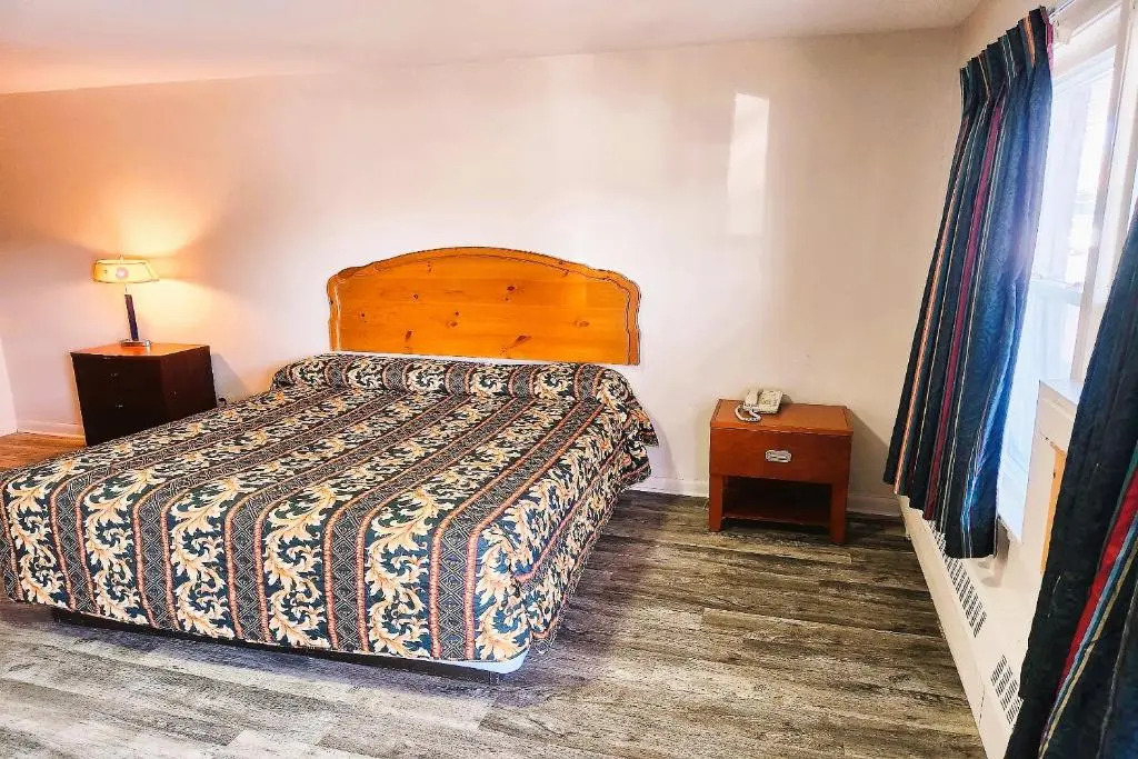 Hillside Manor Motel