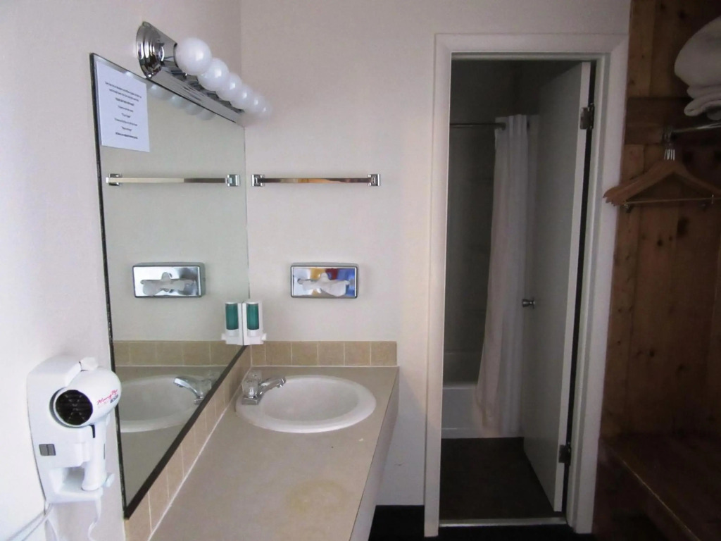 White Buffalo Hotel