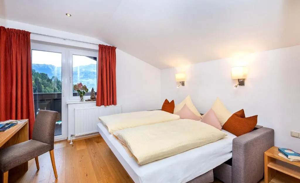 Schwaiger Appartements with Summer Card