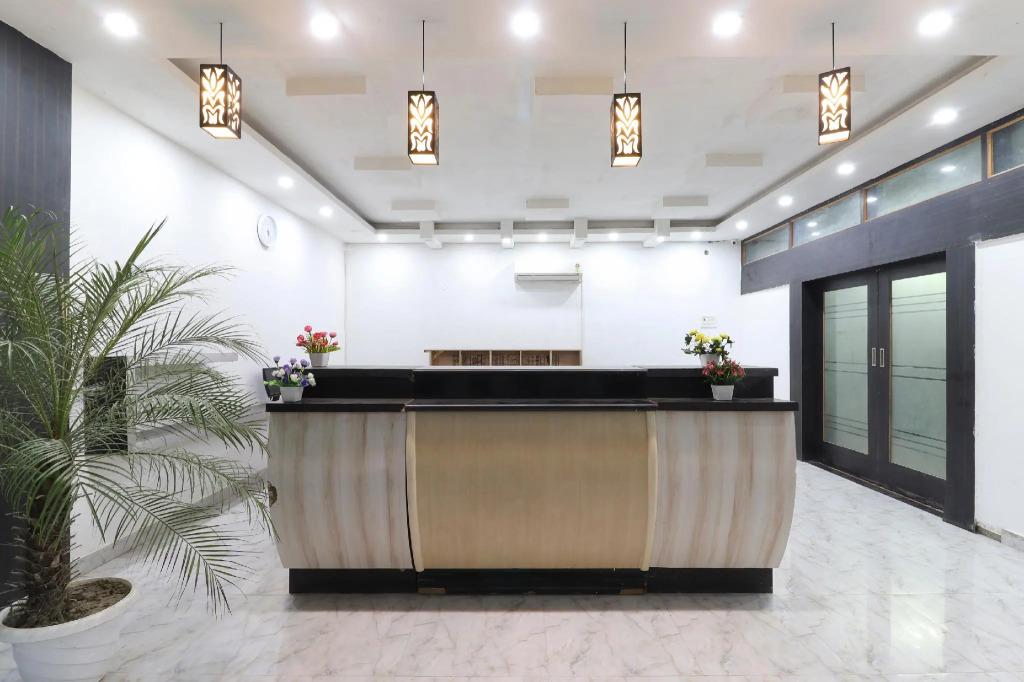 OYO 63087 Hotel Royal Paradise