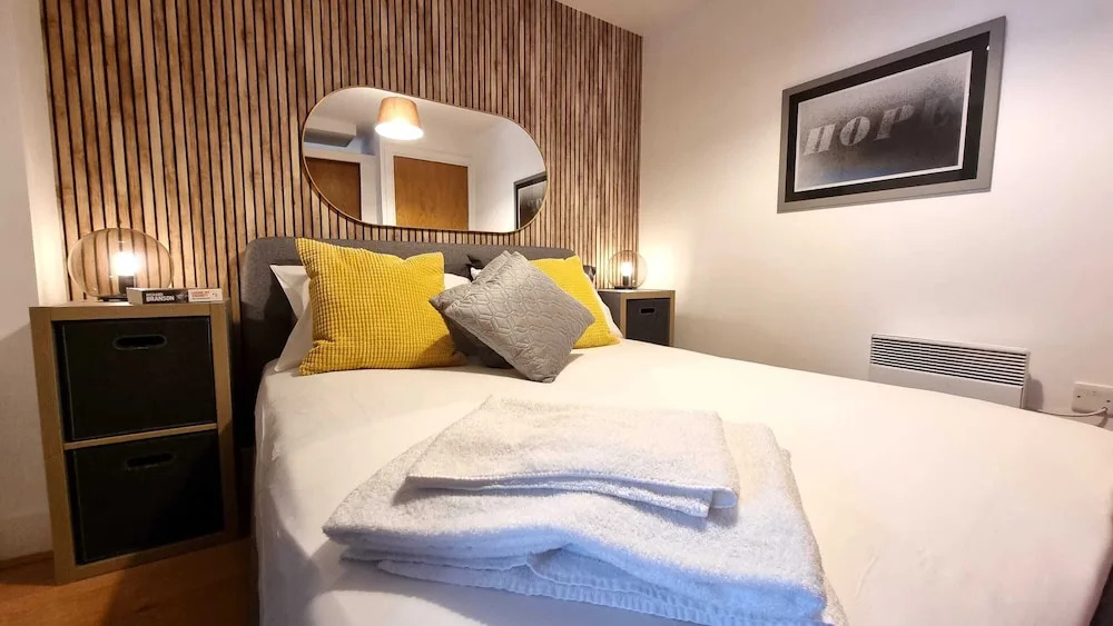 Sleek 1 Bed Apartment - Birmingham