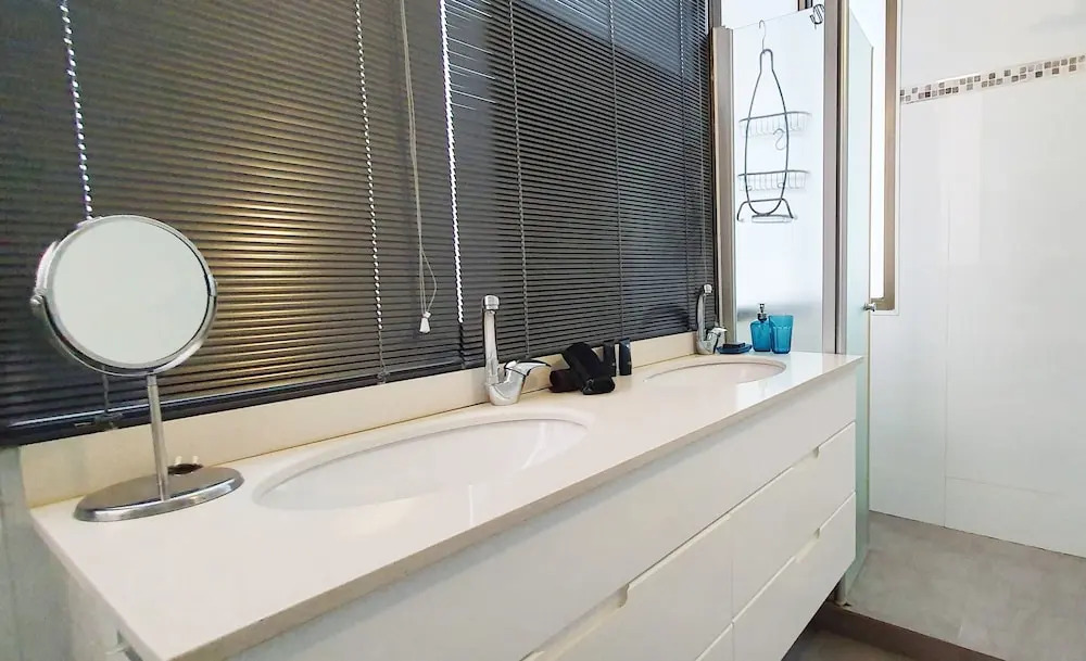 Charming 3 Bdr Apt 2 Min From Beach Tl51