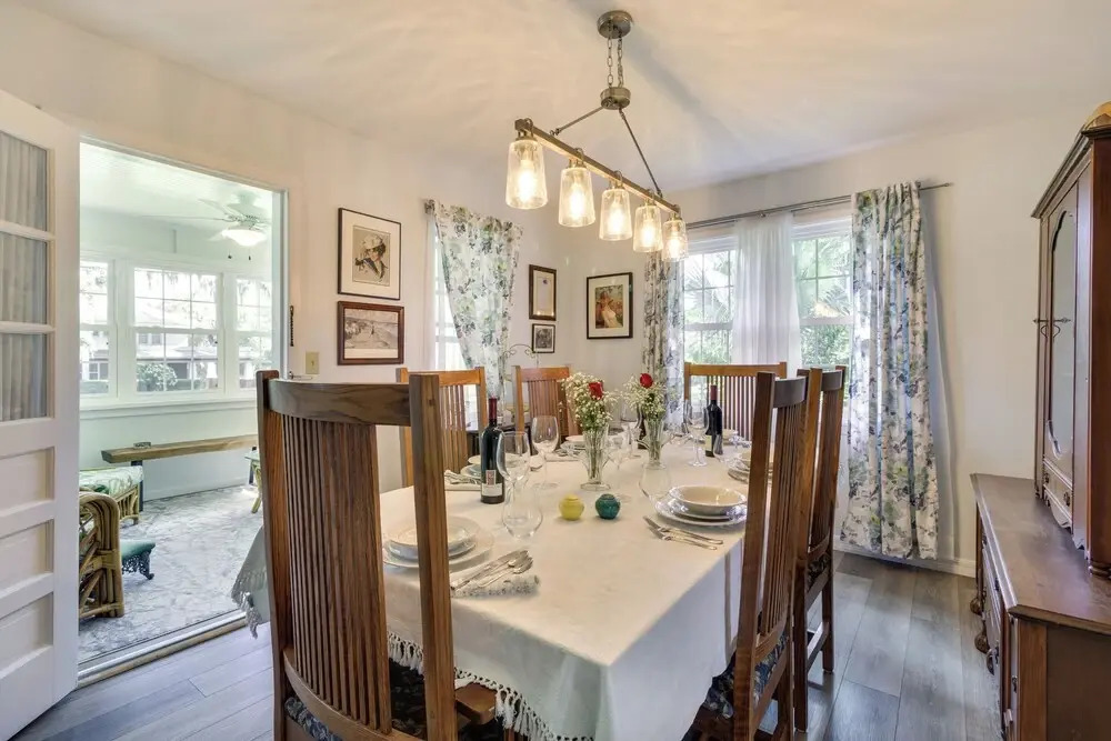 Walk to Lakes! Tropical Escape in Mount Dora