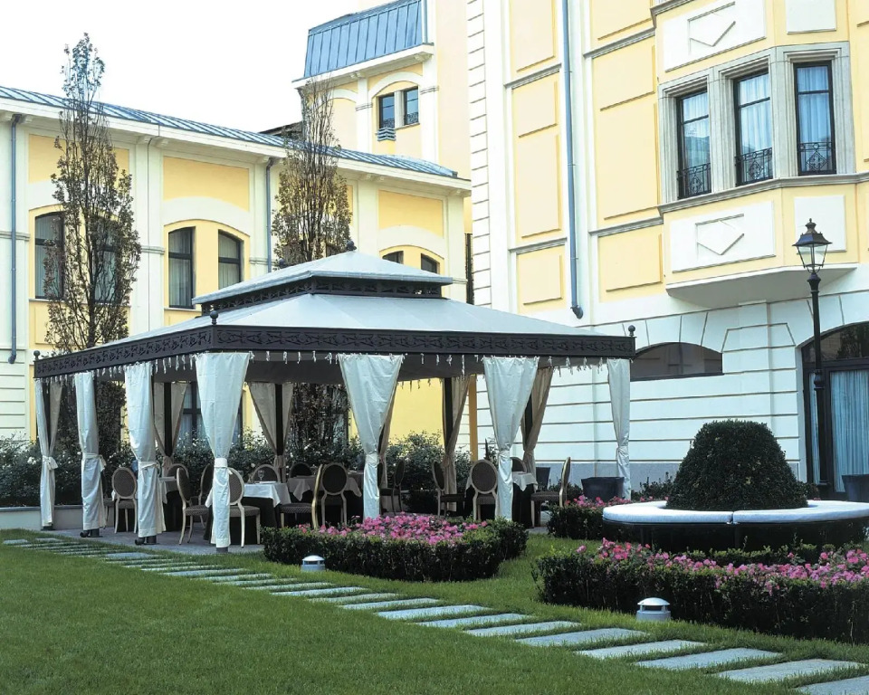 Grand Visconti Palace