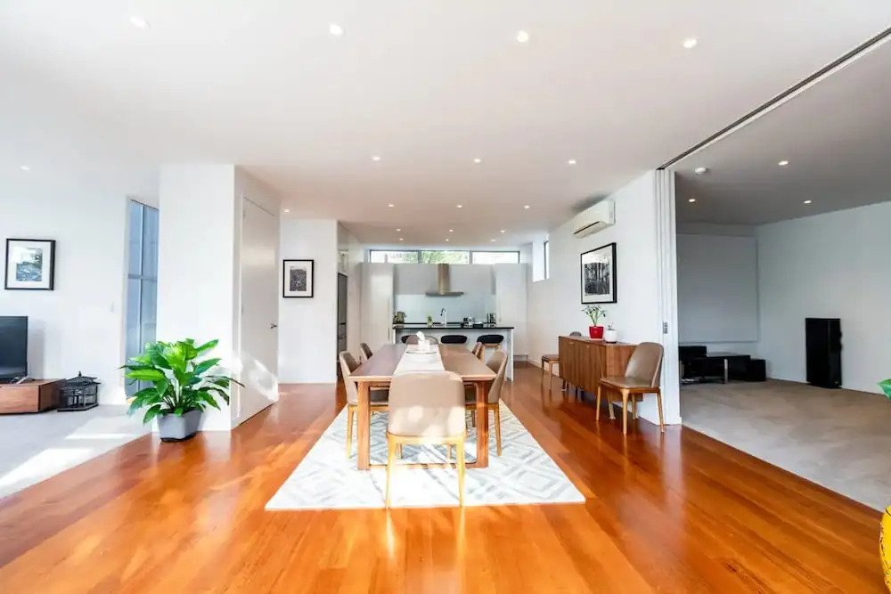 Luxury 4 Bedroom Home With Private Cinema