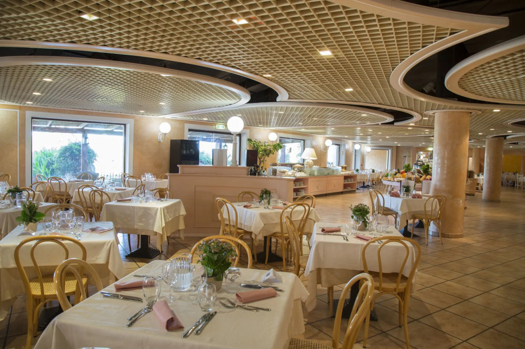 SantElmo Beach Hotel