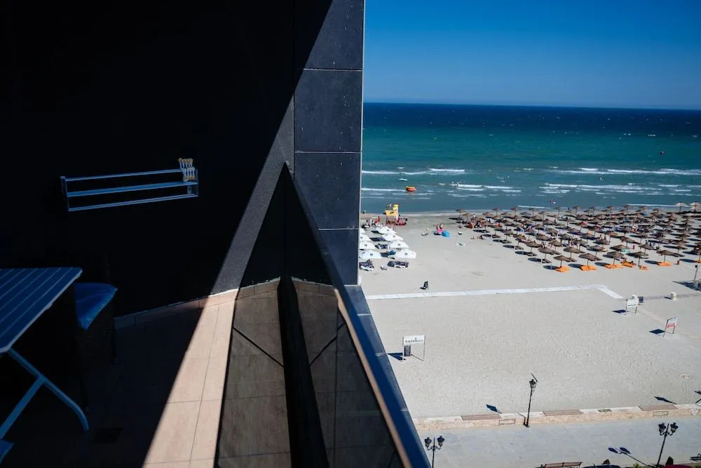 HF - Building Resort langa azimuth beach