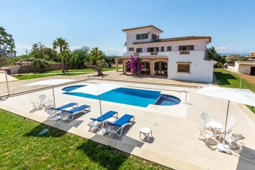 Villa Can Turquesa / Casa Turquesa