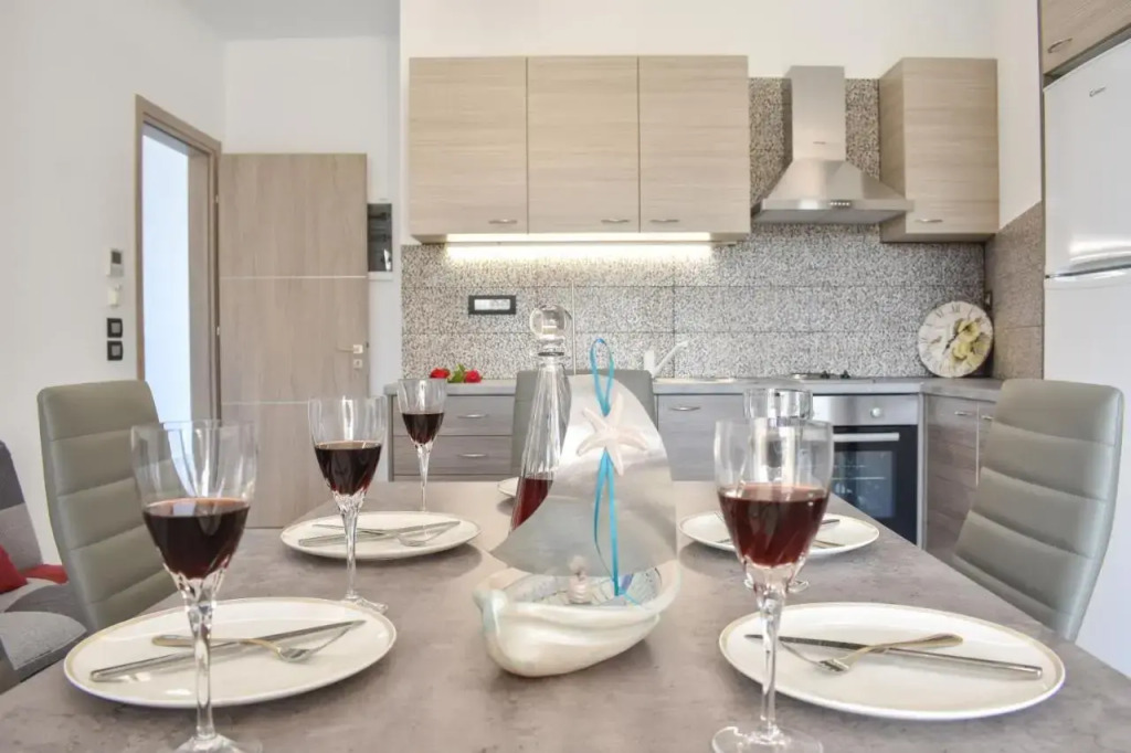 Katsaros Luxury Apts II 5 Min Walk To Beach