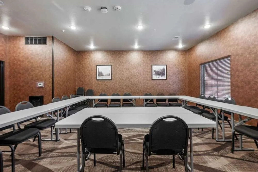 Cobblestone Hotel & Suites - Mosinee