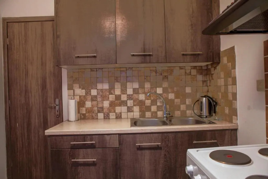 Lak Peristeri Homes 50m from metro station