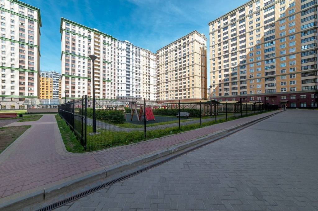 Neva Apart Времена года