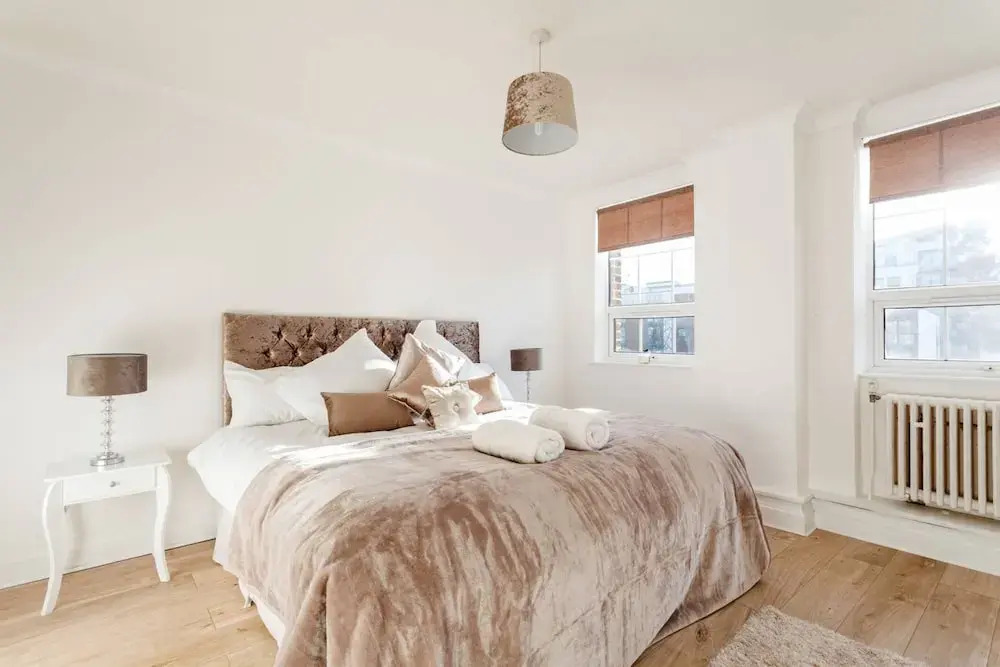 Modern Apartment - mins to Marina/Stadium/City Center