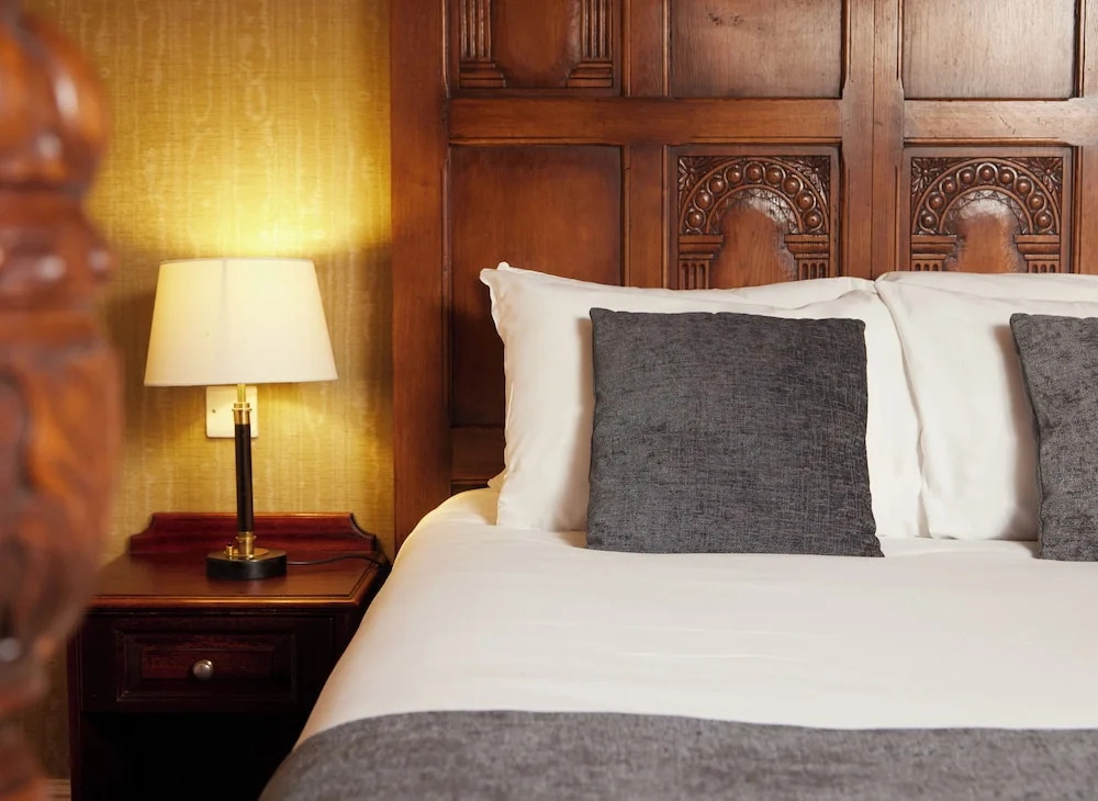 Fieldhead Hotel by Greene King Inns