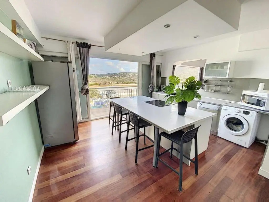 Casa Dina, beautiful sea view 10 min walk from the beach
