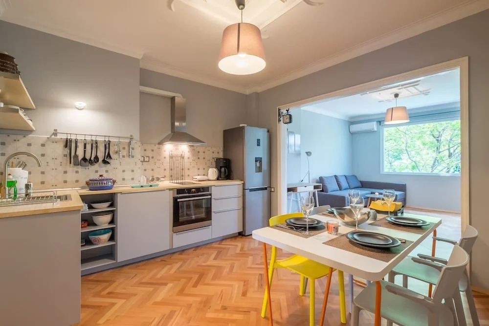 FM Deluxe 1-BDR Apartment - Style Meets Charm