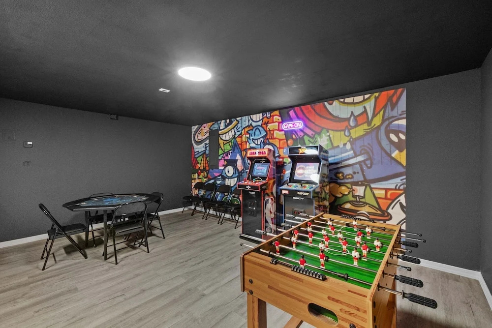 Lakefront Escape w Hot Tub Sauna Game Room