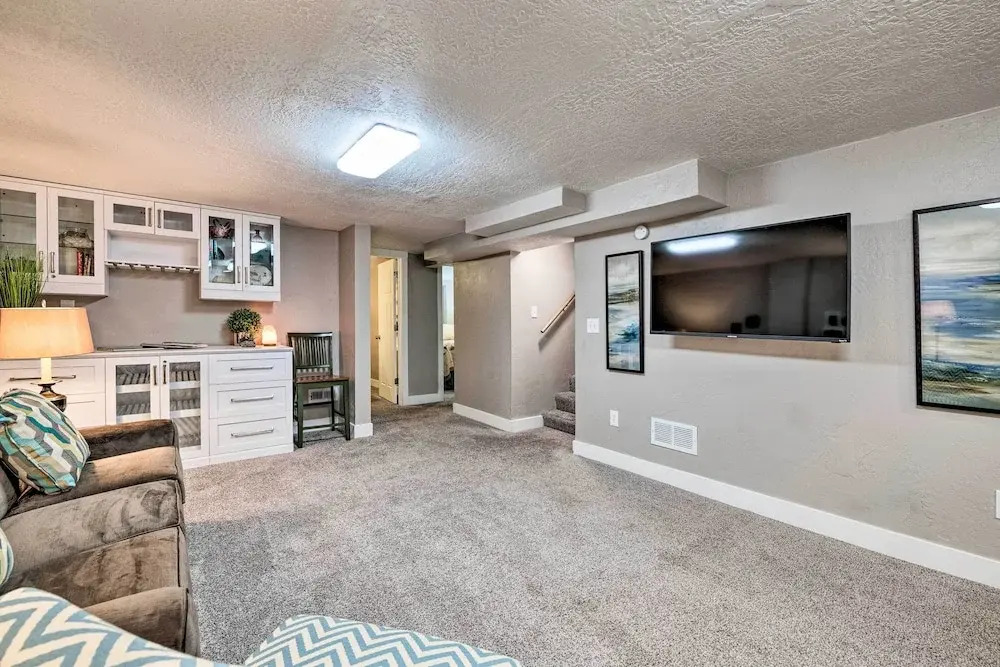 Modern Salt Lake City Apt.- 20mi to Snowbird!