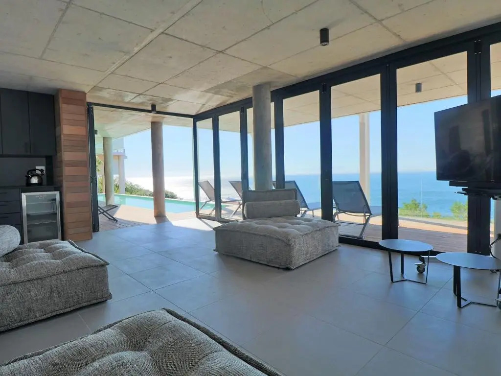 22 Protea - Luxury, Style and Elegance - Sleeps 12 in 6 En-suite Bedrooms