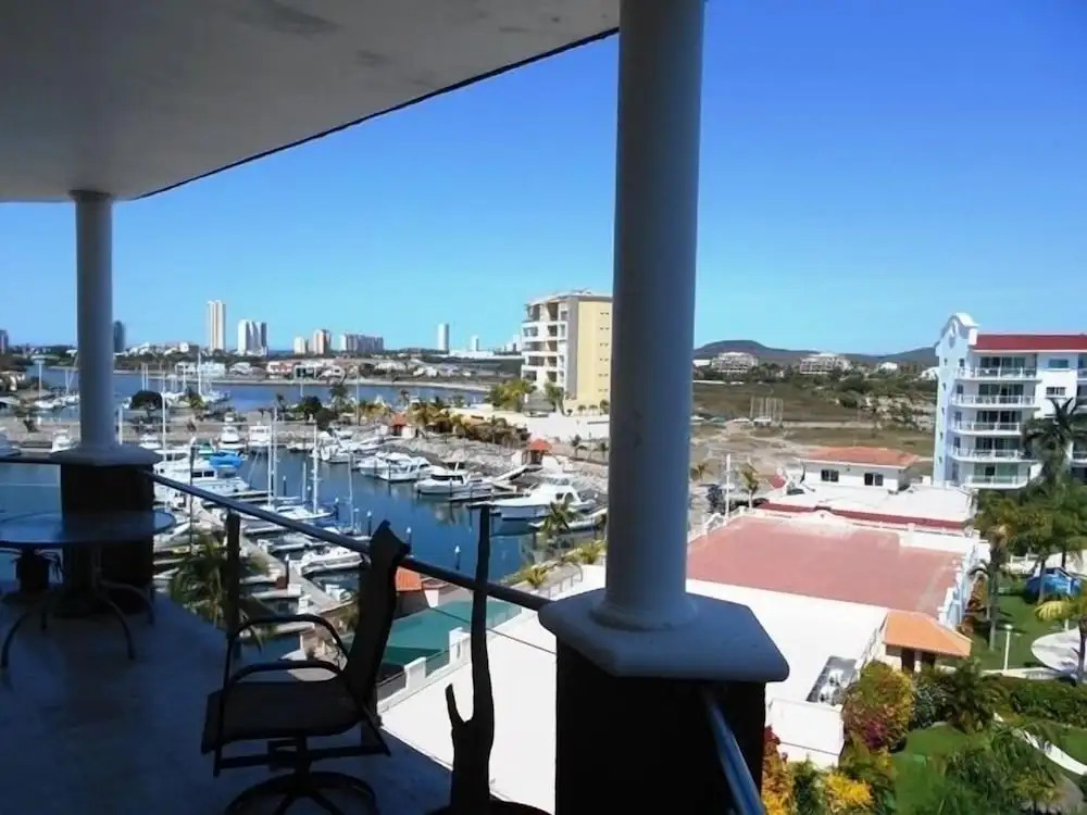 Condo Portofino Carbajal