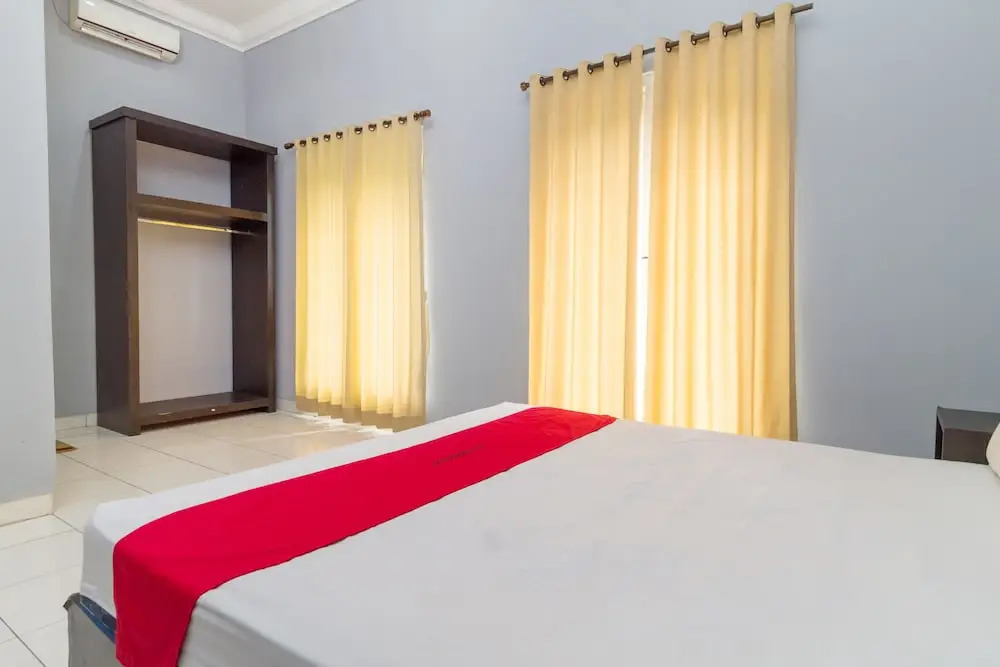 RedDoorz near Kebun Raya Bogor