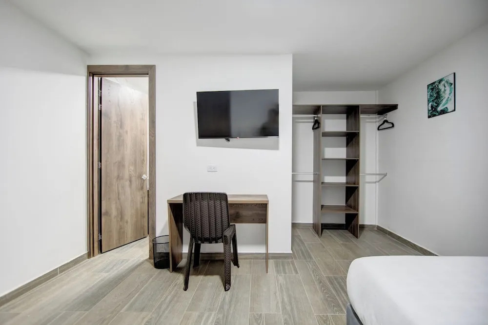 Xliving Host and Rooms
