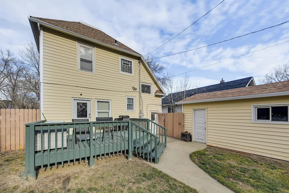 Walk to Everything! Historic Billings Home w/ Deck