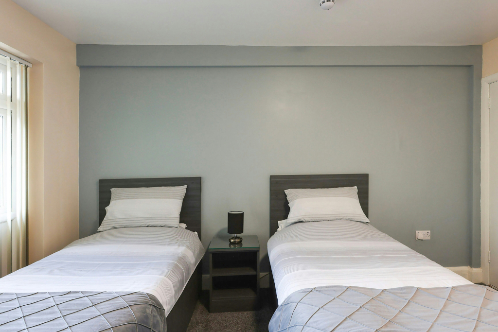 OYO Honeycroft Lodge, Uxbridge