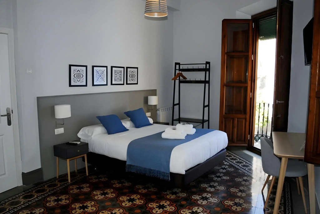 La Perla Granada Suites