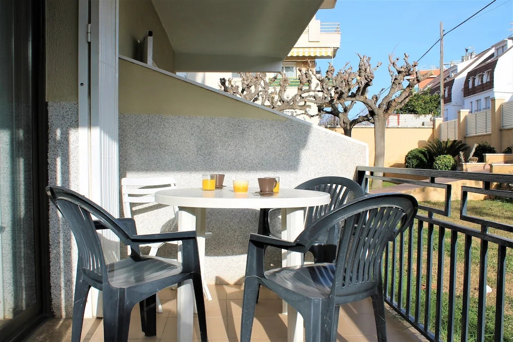 Apartamento Bellamar con terraza y piscina