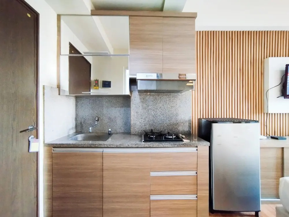 Strategic And Nice Studio Apartment At Suites @Metro