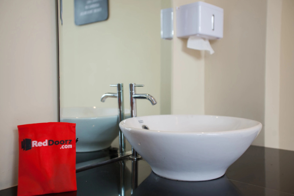 RedDoorz Premium @ Jalan Cengkeh Malang