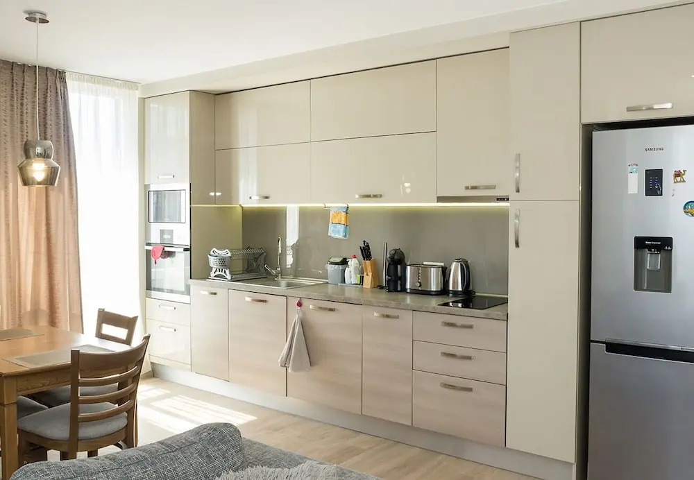 FM Luxury 2-BDR Apartment - Bright & Modern