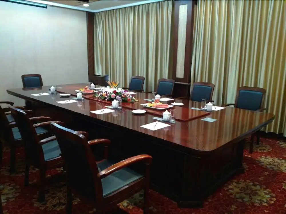 Hangzhou Qiandaohu Waigaoqiao Hotel