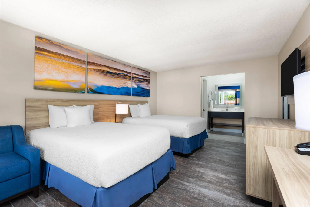 Days Inn by Wyndham Fort Myers Springs Resort