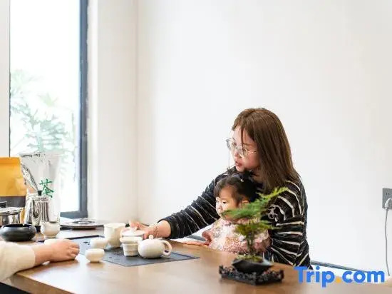 Jingdezhen Ting'an Future Homestay (Taoxichuan Cultural and Creative Street Branch)