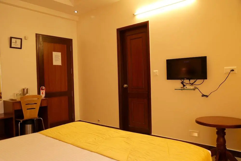 Metro Plaza Hotel by RAK Rooms, Mangaluru