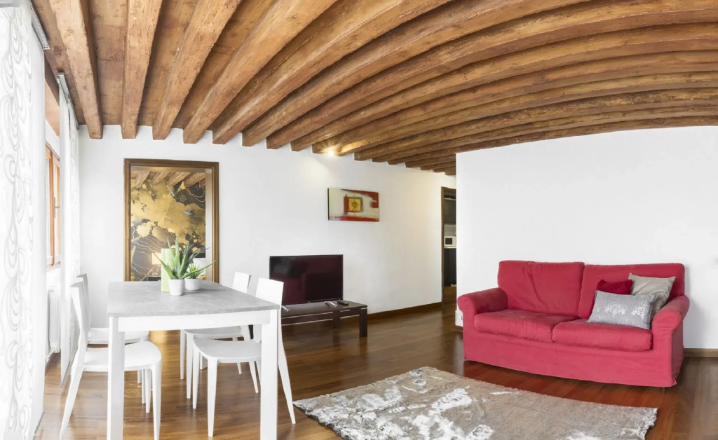 Canal View Apartment