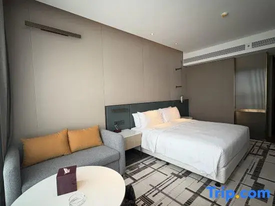 Days Wyndham Hotel (Haikou Meilan International Airport) at Greenland Binbin City, Meilan District