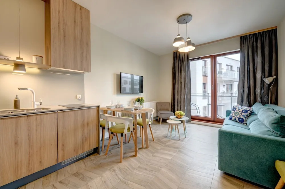 Live & Travel Apartments Number 1