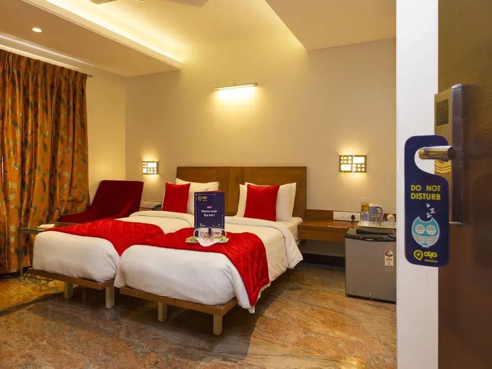 OYO 16033 Hotel Cartier Biznotel