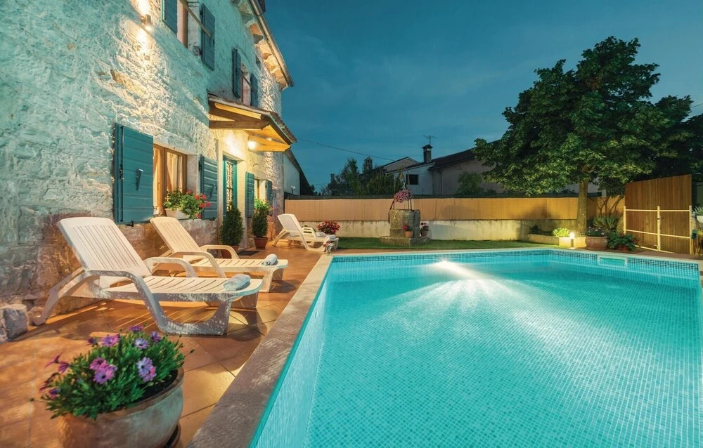 Beautiful Home in Orbanici With Wifi and 3 Bedrooms