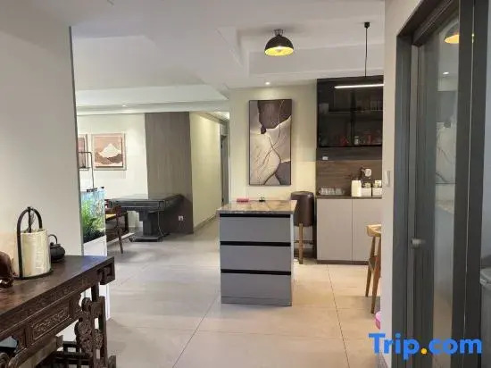 Qingdao Youshe Linhai Homestay (Golden Lion Plaza Branch)