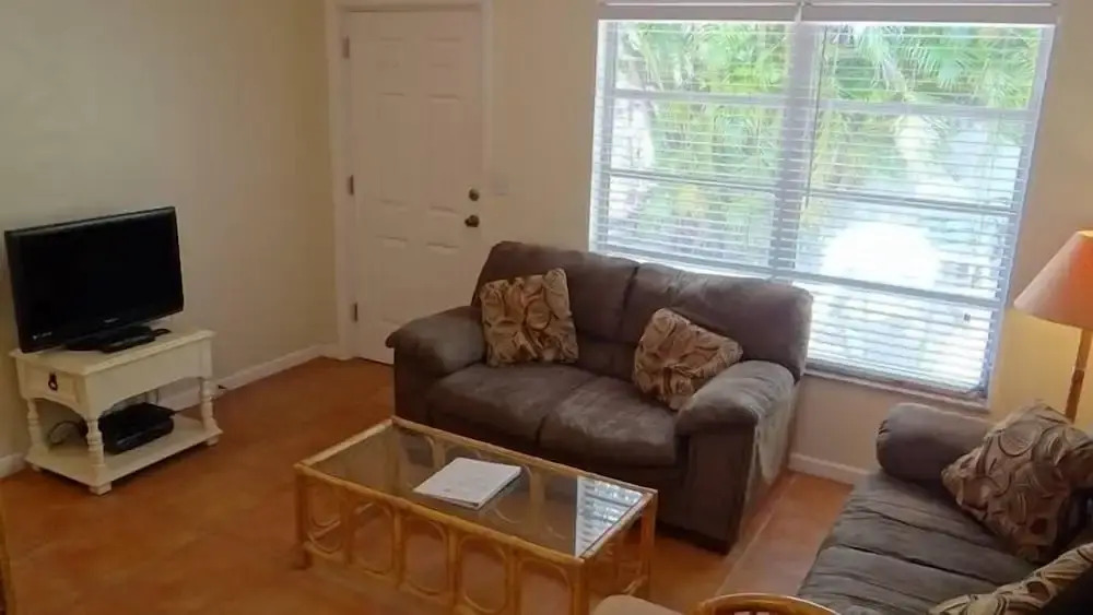 Street South House #54586 2 Bedrooms 1 Bathroom Home