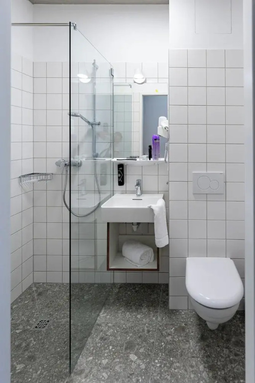Motel Schlafraum Weng - Dein smartes Hotel