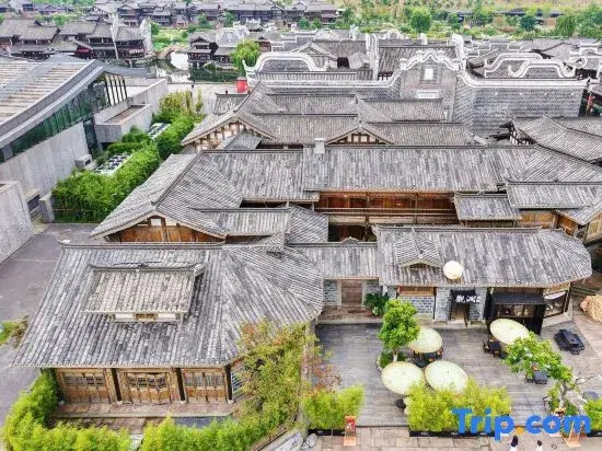 Qilai Manor Hotel (Lizhuang Ancient Town)